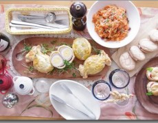 春のお花見メニュー　その①～ イースター・パイ編 　イースター・パイ × にんじんのサラダ × おかずパンケーキ × ダッコワーズ ～